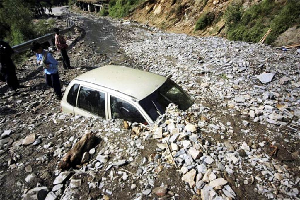 जम्मू-कश्मीर के किश्तवाड़ में बादल फटने से चार लोगों की मौत, कई लोग लापता, बचाव में लगे जवान